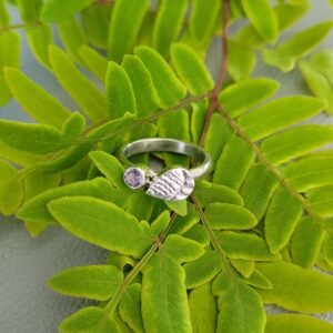 Pear single-stone ring