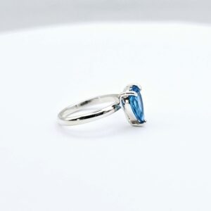Classic topaz ring