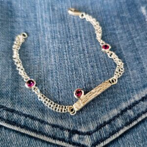 Three stone bar bracelet