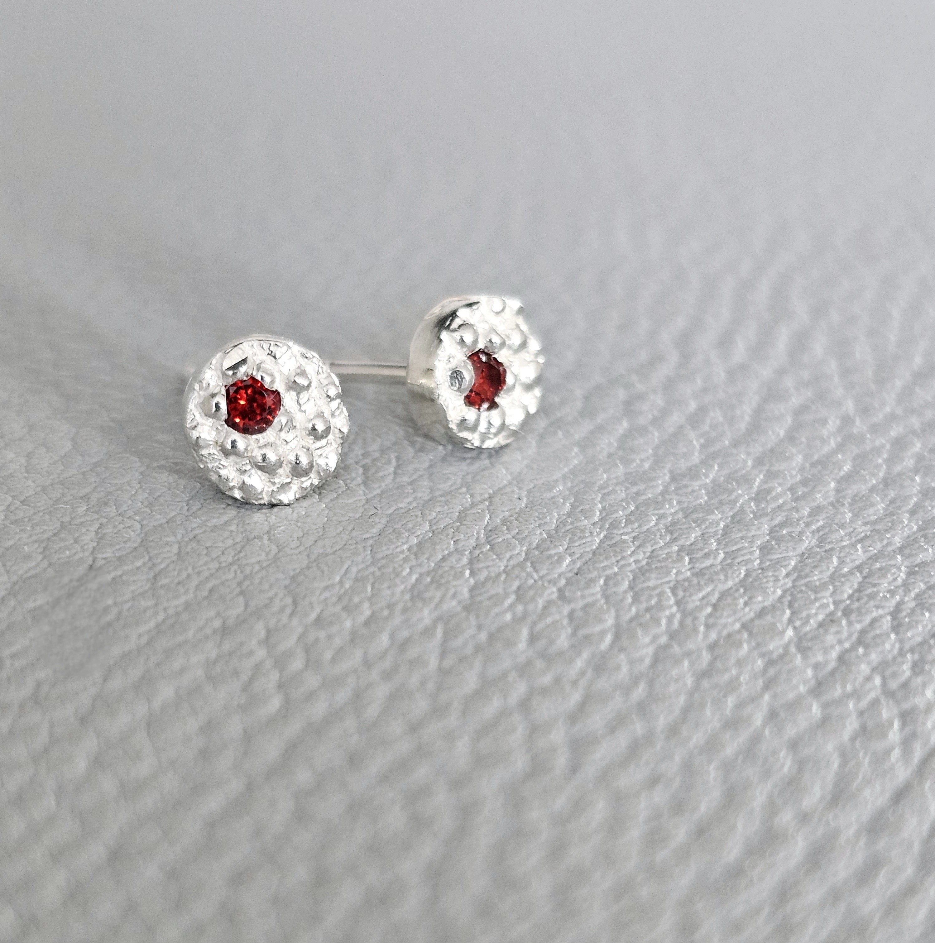 Champagne bubbles garnet studs