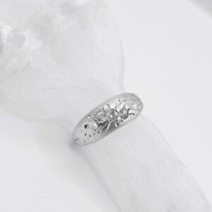 Petals ring in white